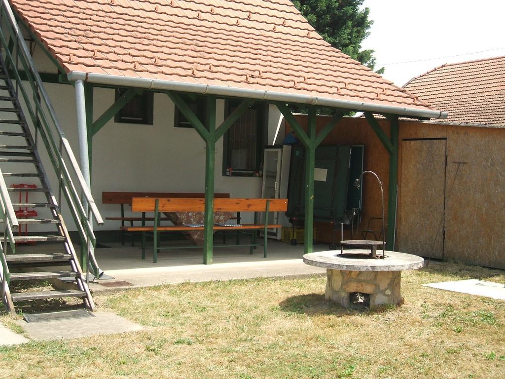 Feherszeker Apartmanok Abádszalók Exterior foto